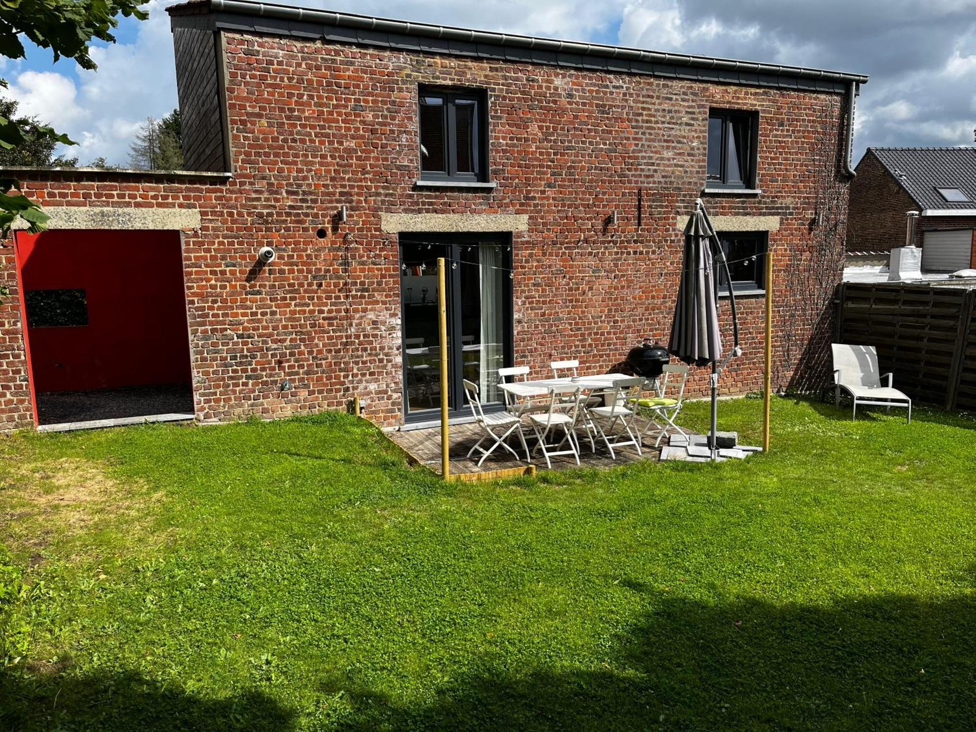 Jolie Maison Avec Jardin. Хуйларт Экстерьер фото